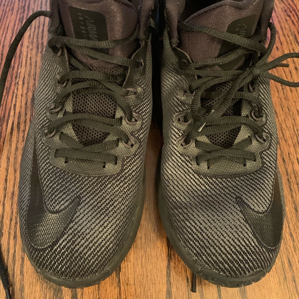 Nike Air Max Infuriate Basketball Sneakers